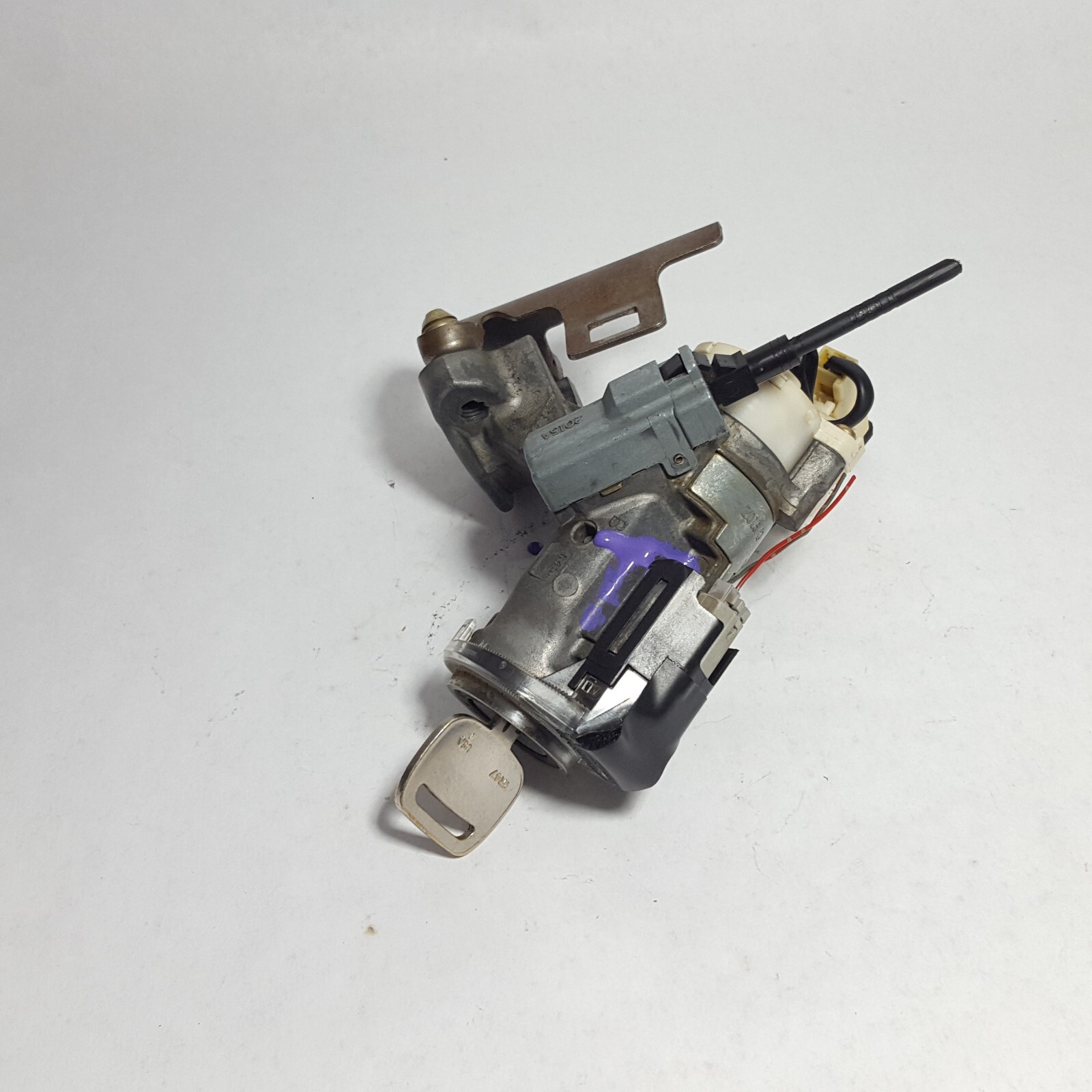 20022006 Toyota Camry Ignition Lock Cylinder Switch Assembly Key Used