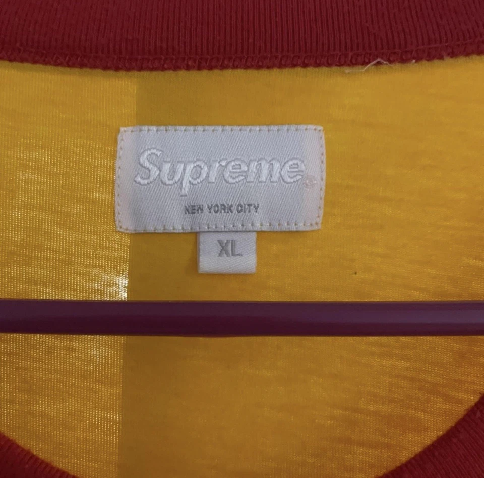 Camiseta de fútbol SS17 Supreme Vampirella S/S talla XL dorada manga corta Foto 3 de 3