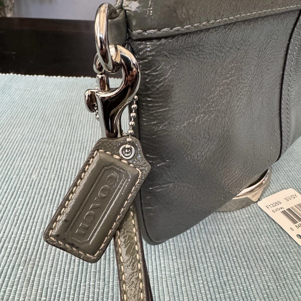 Coach patent Leather Clutch Gray - Image 3 of 4
