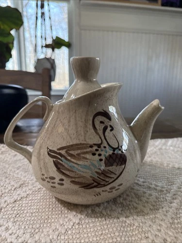 Vtg MCM Red Wing Bob White Quail Tea or Coffee Pot Teapot With Lid USA Pottery