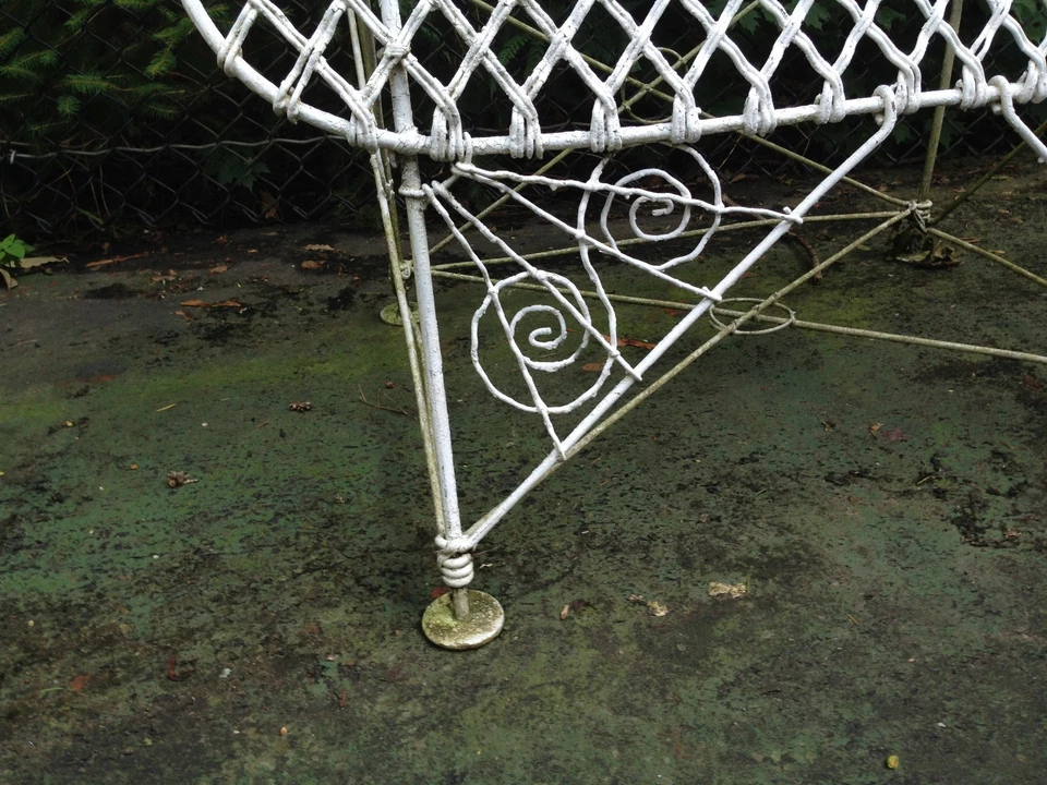 ANTIGUO BANCO DE ALAMBRE TRENZADO DE JARDÍN DE HIERRO VICTORIANO AMERICANO Foto 2 de 4