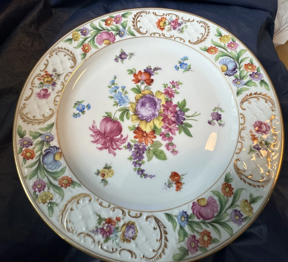 Dresden Plate In Antique Ceramic & Porcelain Plates & Chargers for