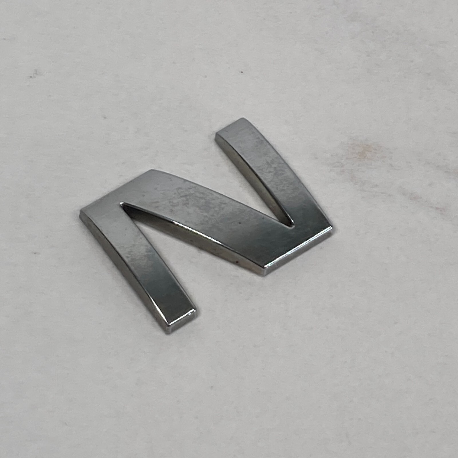 2005-2009 Chevrolet Equinox LT Emblem Logo Badge Letter 'N' Rear Trunk Chrome