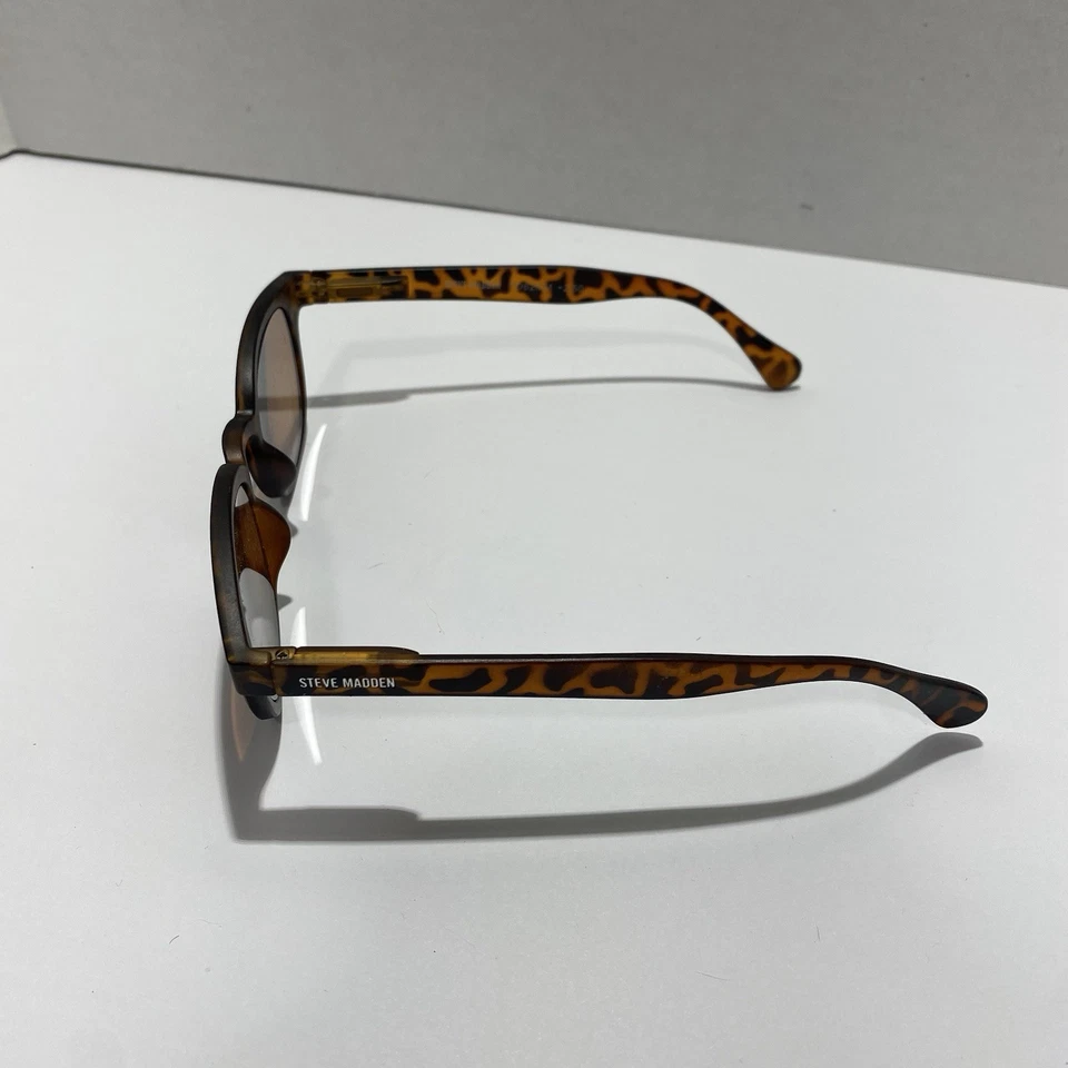 Gafas de sol Steve Madden marco estampado guepardo solo buen estado Foto 2 de 4