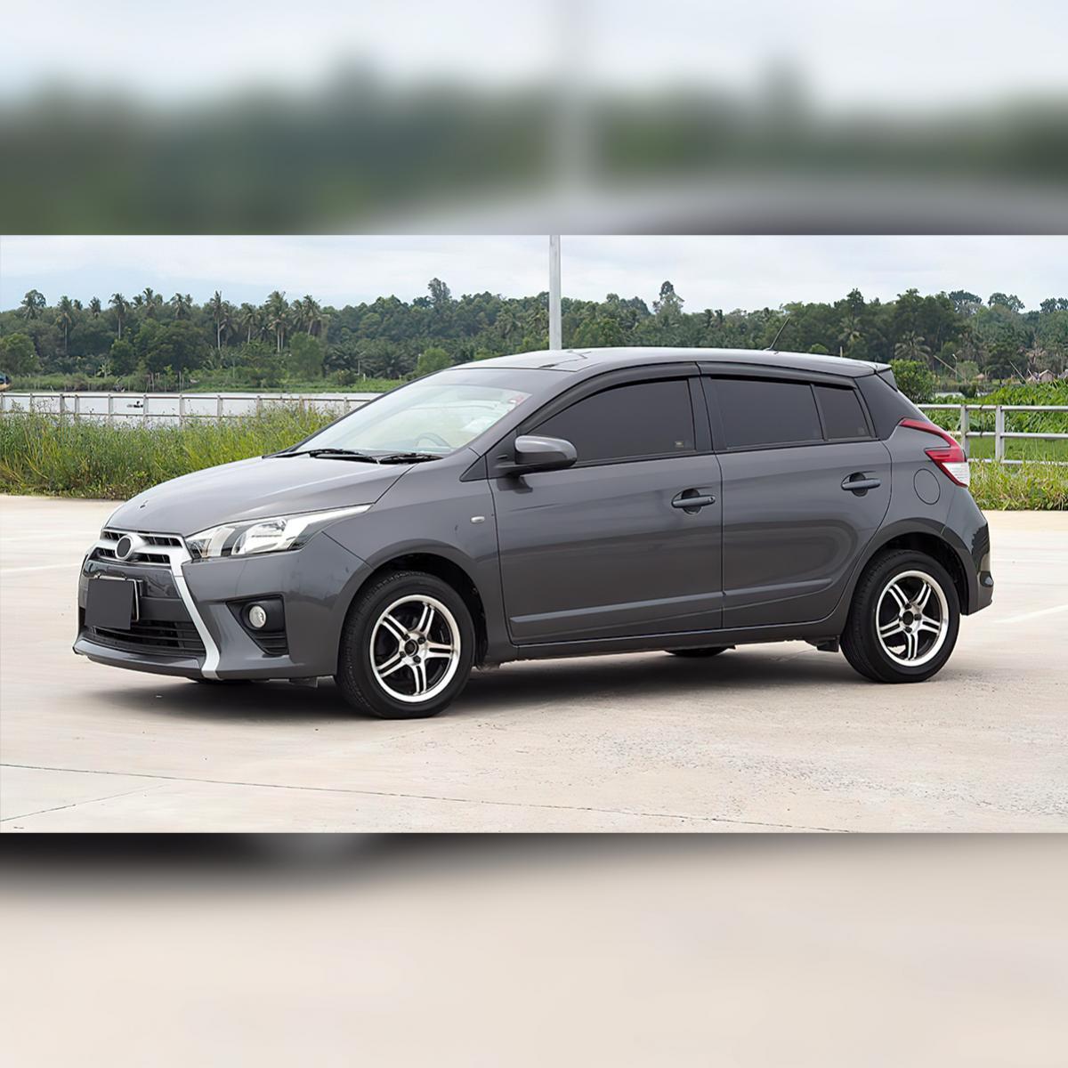 Achterbumper Toyota Yaris III 1.5 16V Hybrid 040 - 52453090