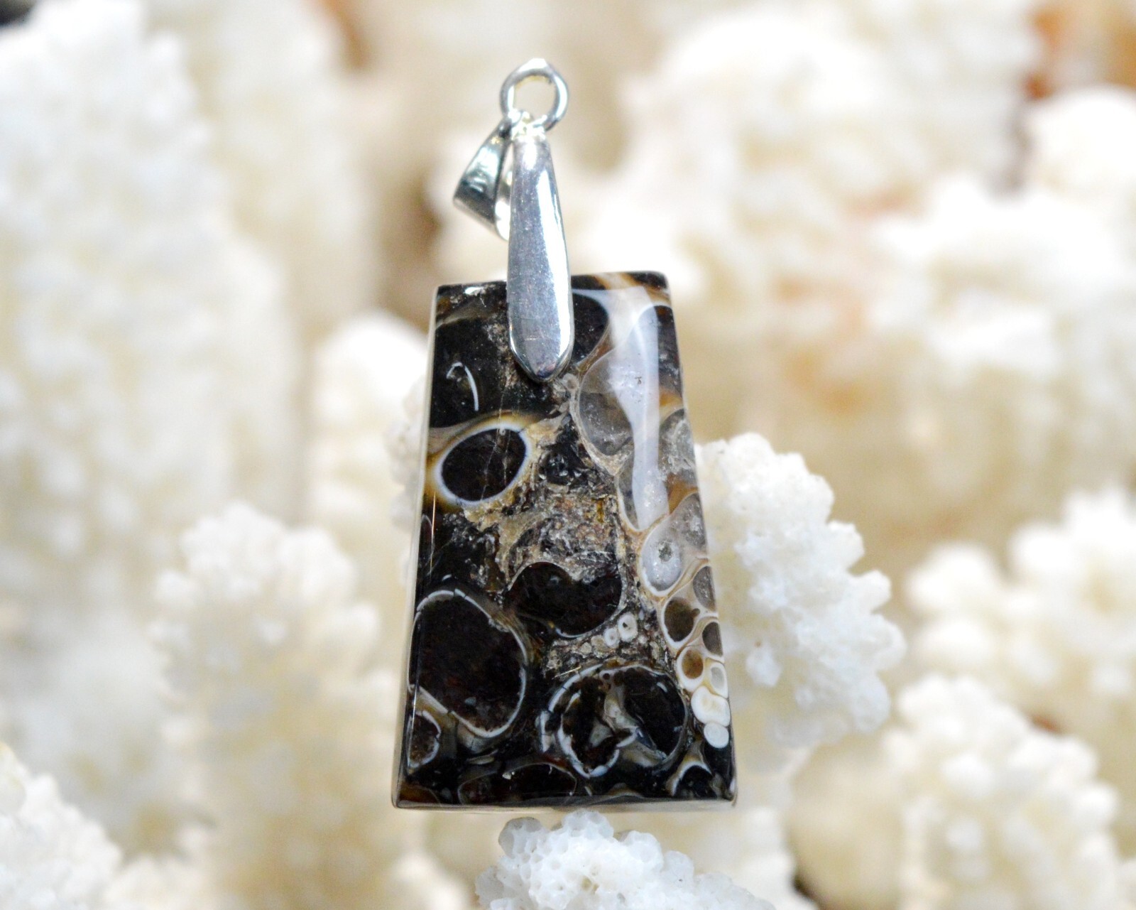 Pendentif agate turitelles 47 carats de collection, cabochon USA unique