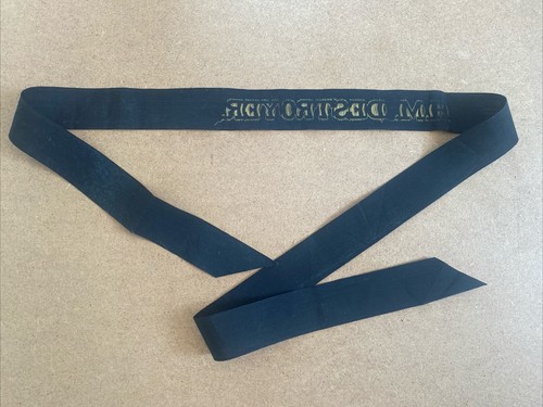 H.M. ZERSTÖRER. Original Anfang 40er Jahre Cap Tally mit Messingdrahtschrift und Punkt. - Bild 3 von 4