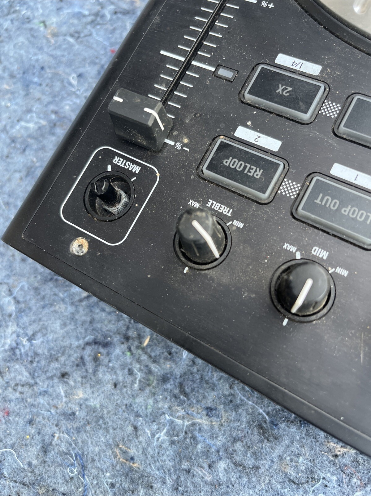 Numark IDJ PRO controller W/Case (Missing Power Cord) Parts only ,UNTESTED