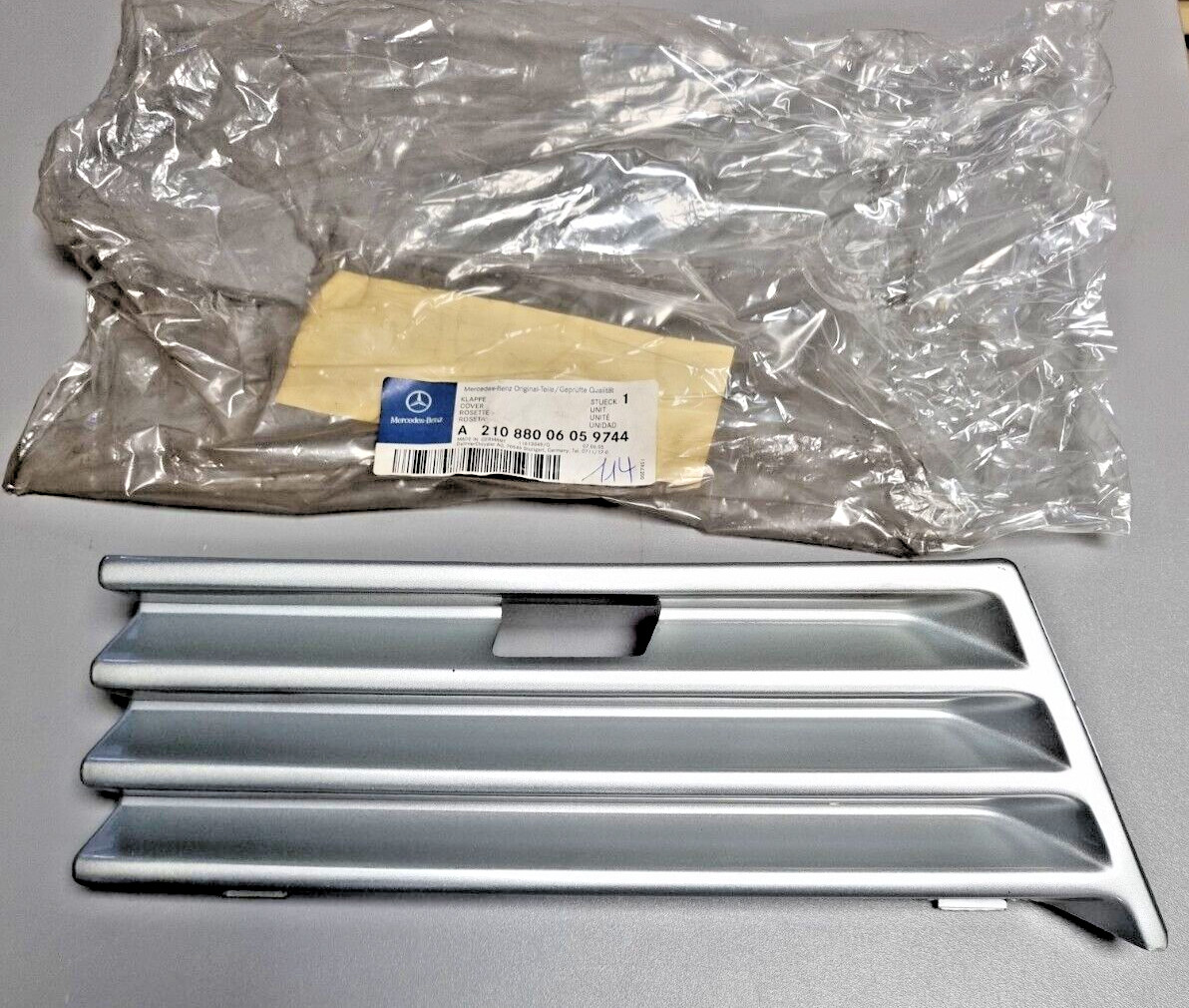 Rosette capuchon pare choc avant Mercedes A 210 080 06 05 : réparez votre cache manquant