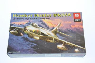 5902509000381 SAMOLOT SKLEJ 1 72 HAWKER HUNT MK58A PUD PLASTYK ZTS