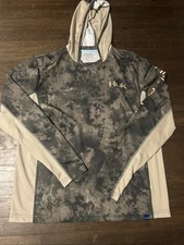 Huk Performance Fishing Hoodie Shirt Mens Medium Camo Hooded Long Sleeve Outdoor