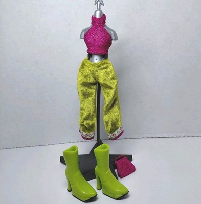 Bratz Dynamite Dance Fashion Pack 2001 MGA Complete Outfit Green Purple Pink