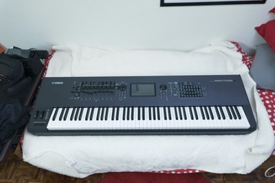 Yamaha Montage-8 88key Keyboard Synthesizer + Bag Soundwear stagebag 88xl