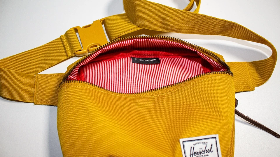 Riñonera Herschel Supply Fifteen Hip Pack color amarillo mostaza Foto 4 de 4