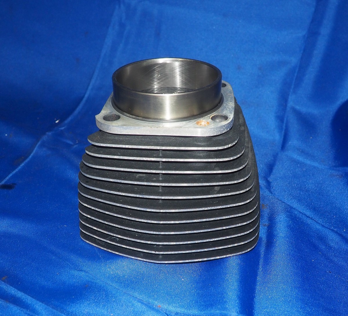【Nicolaus Widi】 Harley Davidson Touring Softail Dyna Twin Cam Cylinder 16593