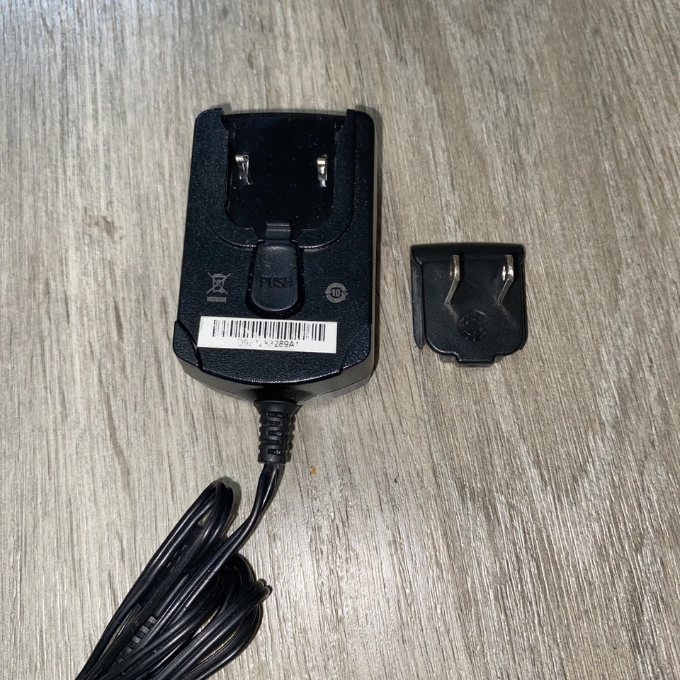 Genuine BlackBerry Micro-USB Mains Wall Travel Charger Model PSM04R-050CHW1(M) - Image 4 of 4