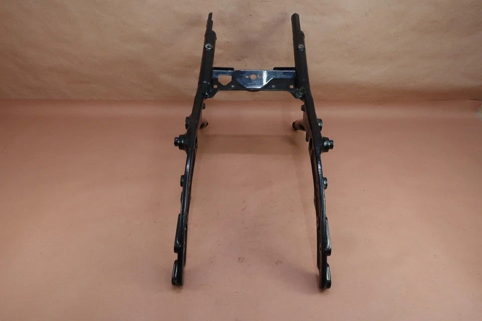 Задний подрамник рама 2007-2011 Harley Davidson Road King FLHR - Изображение 2 из 4