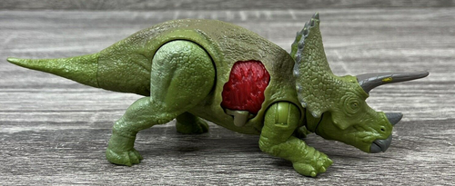 Jurassic World Fallen Kingdom TRICERATOPS Battle Damage W1 Walmart only Mattel