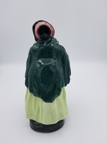FIGURA REAL DOULTON SAIREY GAMP Babushka con paraguas H.N. 2100 - Imagen 5 de 12