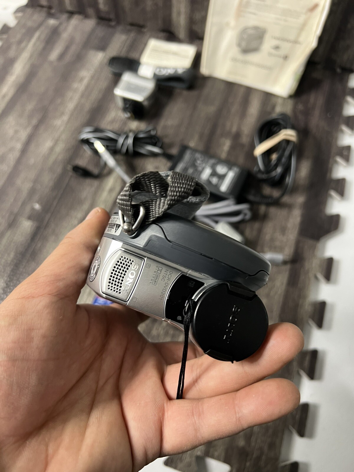 Sony Handycam DCR-DVD201 Mini DVD Digital Video Recorder Camcorder