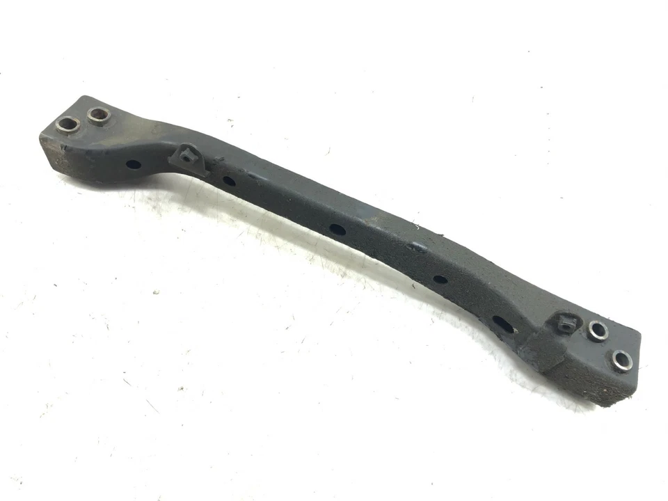 Barra de soporte delantera Infiniti QX56 QX80 2011-2019 OEM. Foto 3 de 4