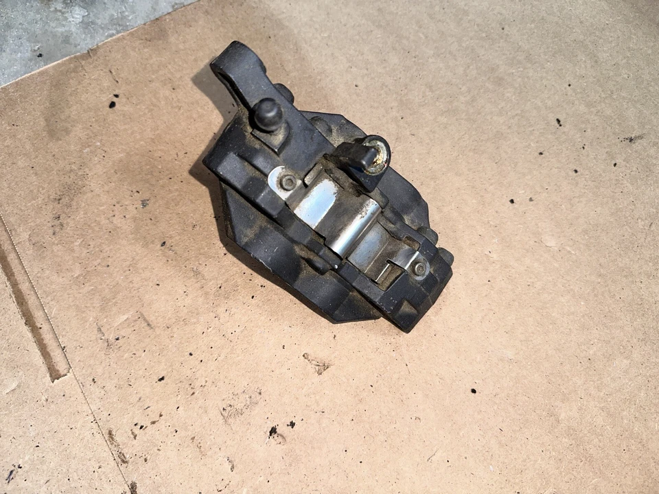 Pinza de freno delantera derecha suzuki bandit 1200 gsf1200s gsxr750 Foto 2 de 3