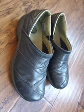 Merrell shoes women size 7 Black Leather Slip On
