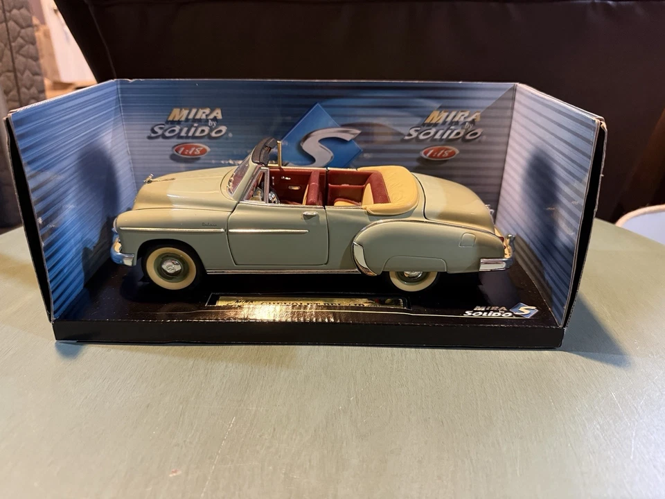 Chevrolet Convertible Solido 1950 escala 1:18 diecast excelente en caja Foto 2 de 4