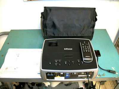 INFOCUS IN2106 Portable Data Projector. Tested.  Bulb Burnt Out. Clean Unit.