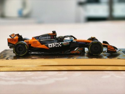 Minichamps McLaren MCL39 Norris Gold Shenzhen Event Exclusive Ltd