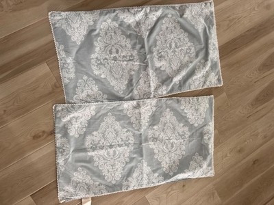 (I) EUC! Piper & Wright 1 pair large pillow shams / pillowcases light blue white