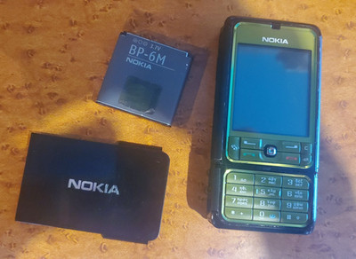 Nokia 3250 - rare - green with original battery