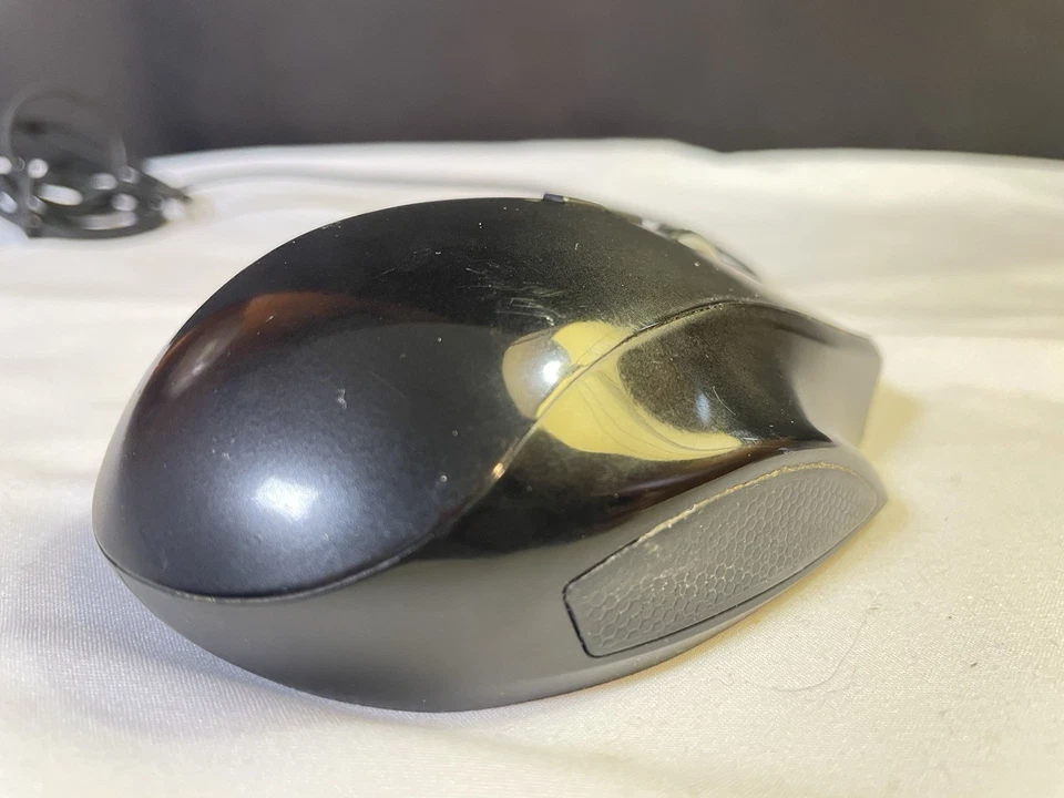 Razer Naga Epic Chroma MMO Wired/Wireless Gaming Mouse Model RC30-012301 - Image 4 of 4