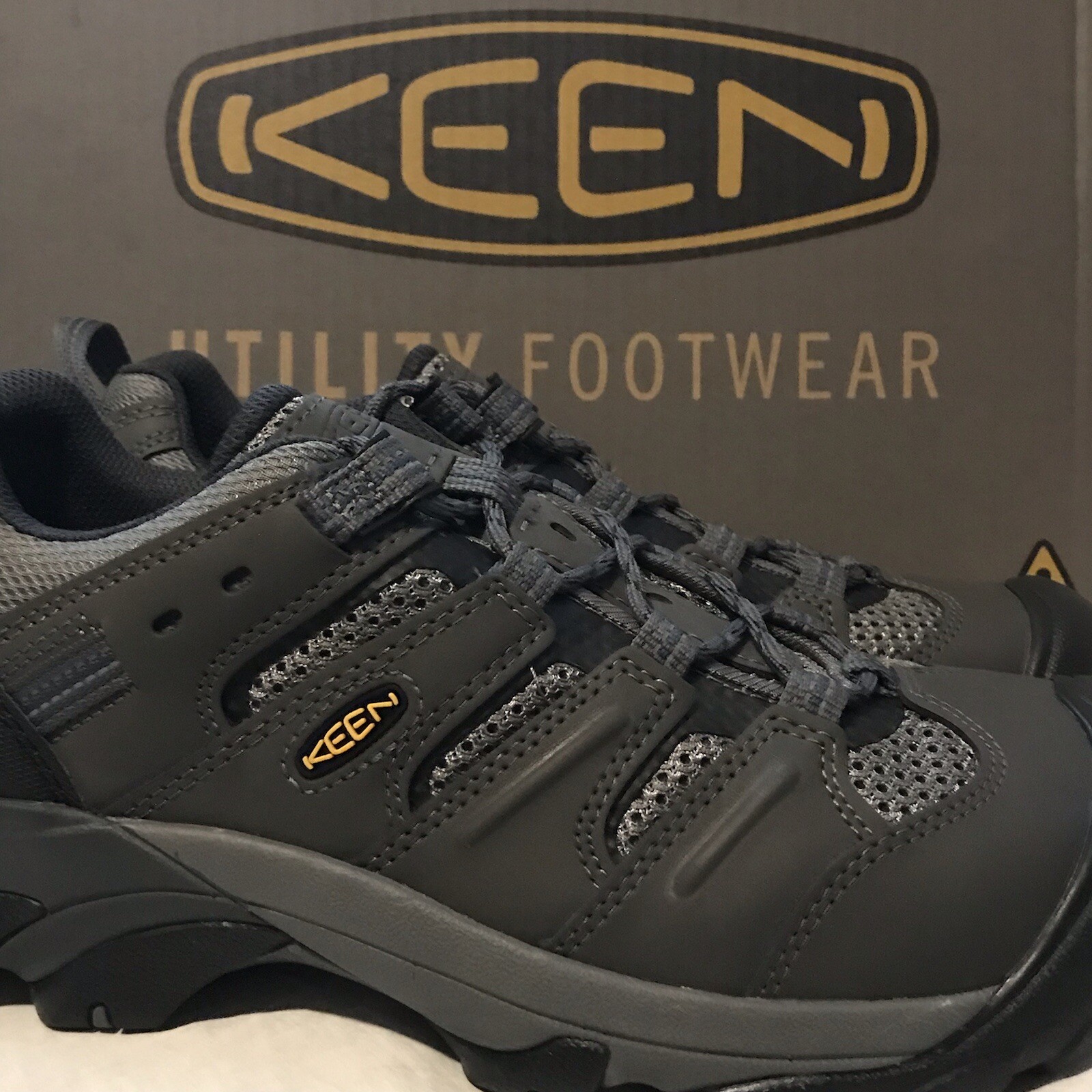 Scarpe da lavoro uomo NUOVE KEEN Utility taglia 11 5 LARGHE Lansing punta acciaio 1023204