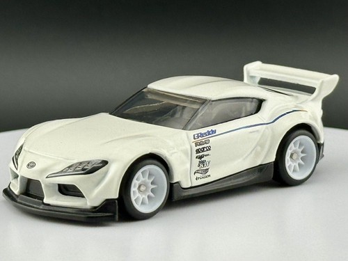 Hot Wheels Factory Bespoke Prototype-Real Riders-Riveted- Toyota GR Supra - Picture 3 of 9