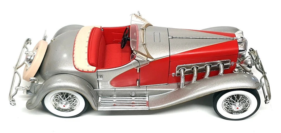 Ertl 1/18 Scale 91025B - 1935 Duesenberg SSJ Clark Gable - Silver/Red - Image 4 of 4