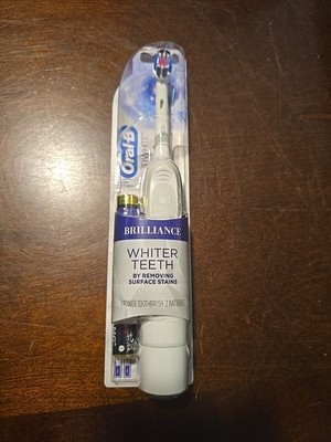 2 Pc Oral-B 3D White Brilliance Whiter Teeth Battery Power Toothbrush (C051)