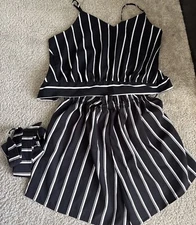 Short Set Crop Top Women’s Small S Keyhole Back Strap Dressy mob wife business