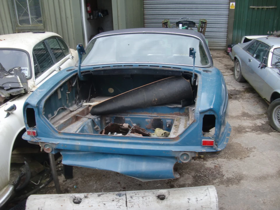 JAGUAR DAIMLER SERIES 1 Y 2 XJ6 XJ12 CUPÉ PANTALLA CROMADOS Y CLIPS DELANTEROS Y TRASEROS Foto 4 de 4