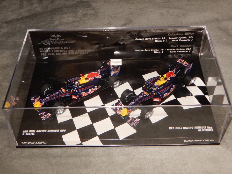 Minichamps F1 1:43 Vettel/Webber Red Bull Racing Renault RB6 World Champions2010 - Image 2 of 4