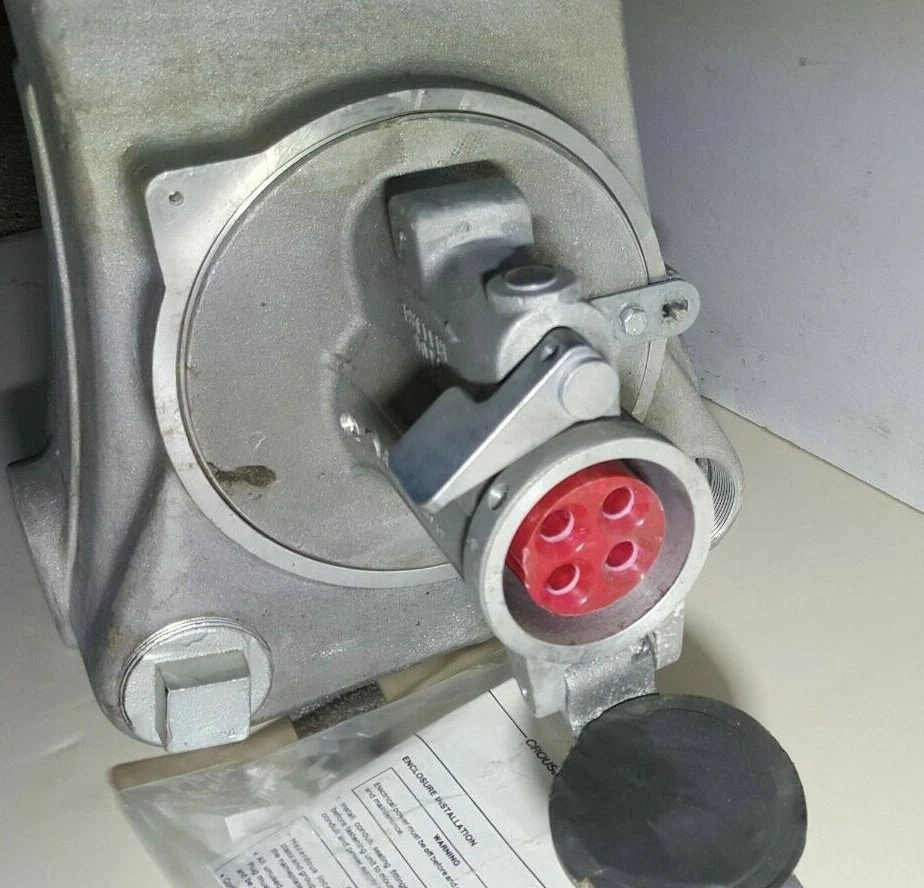 (NOS) Eaton/Crouse Hinds ARKTITE EPC61042 WT100, 4-Pole Interlocked Receptical, - Image 3 of 4