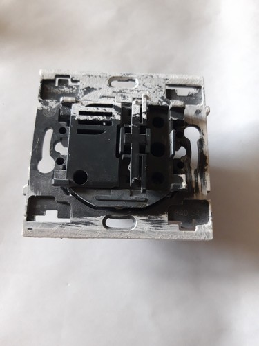Filling a Floor Jack with Hydraulic Oil Filling a Floor Jack with Hydraulic Oil