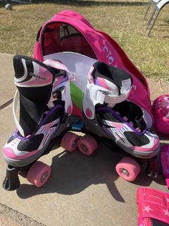Senhai Roller Adjustable Quad Skates size S (33 36) UK size 1 3
