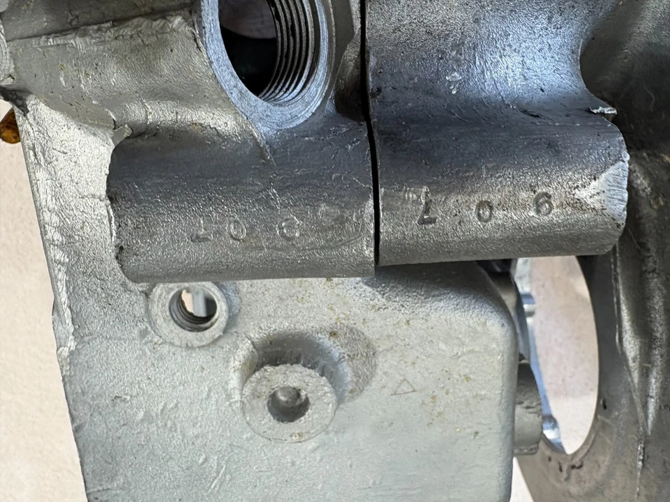 Estuches de motor Triumph Bonneville 1971 T120R números coincidentes buen estado Foto 4 de 4