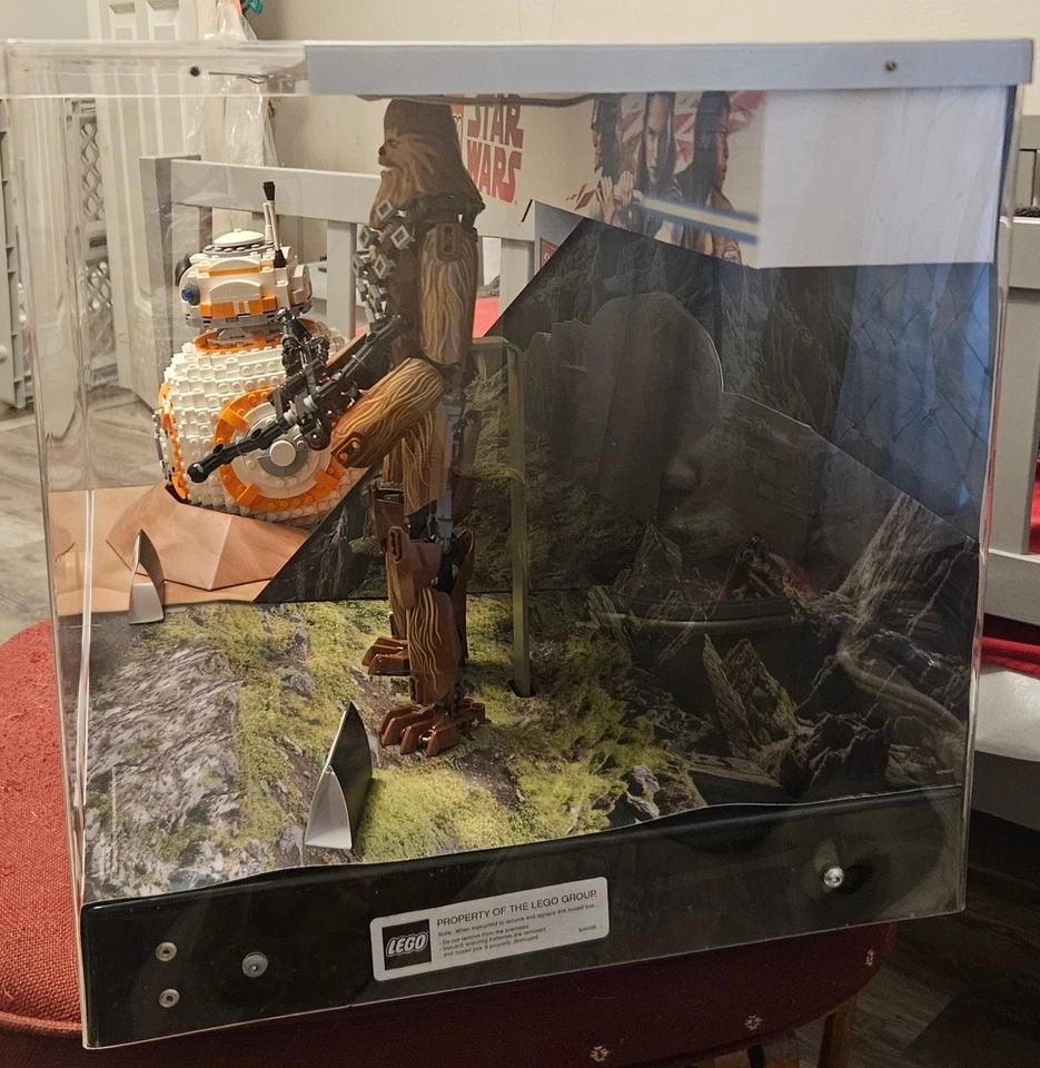Exhibición exclusiva de Star Wars Lego BB-8 y Chewbacca Foto 2 de 4