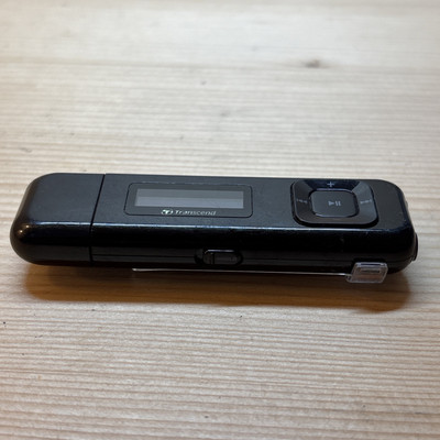 Transcend MP330 8GB USB MP3 Player with FM Radio and Direct Line