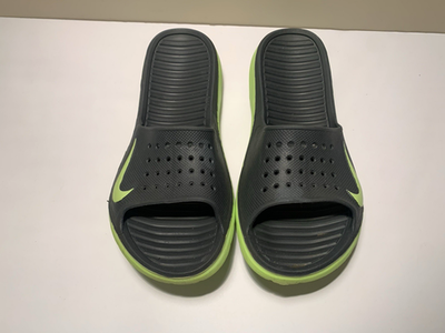 Nike Benassi Solarsoft Men's Size 6 Slides Sandals Grey Volt Rare