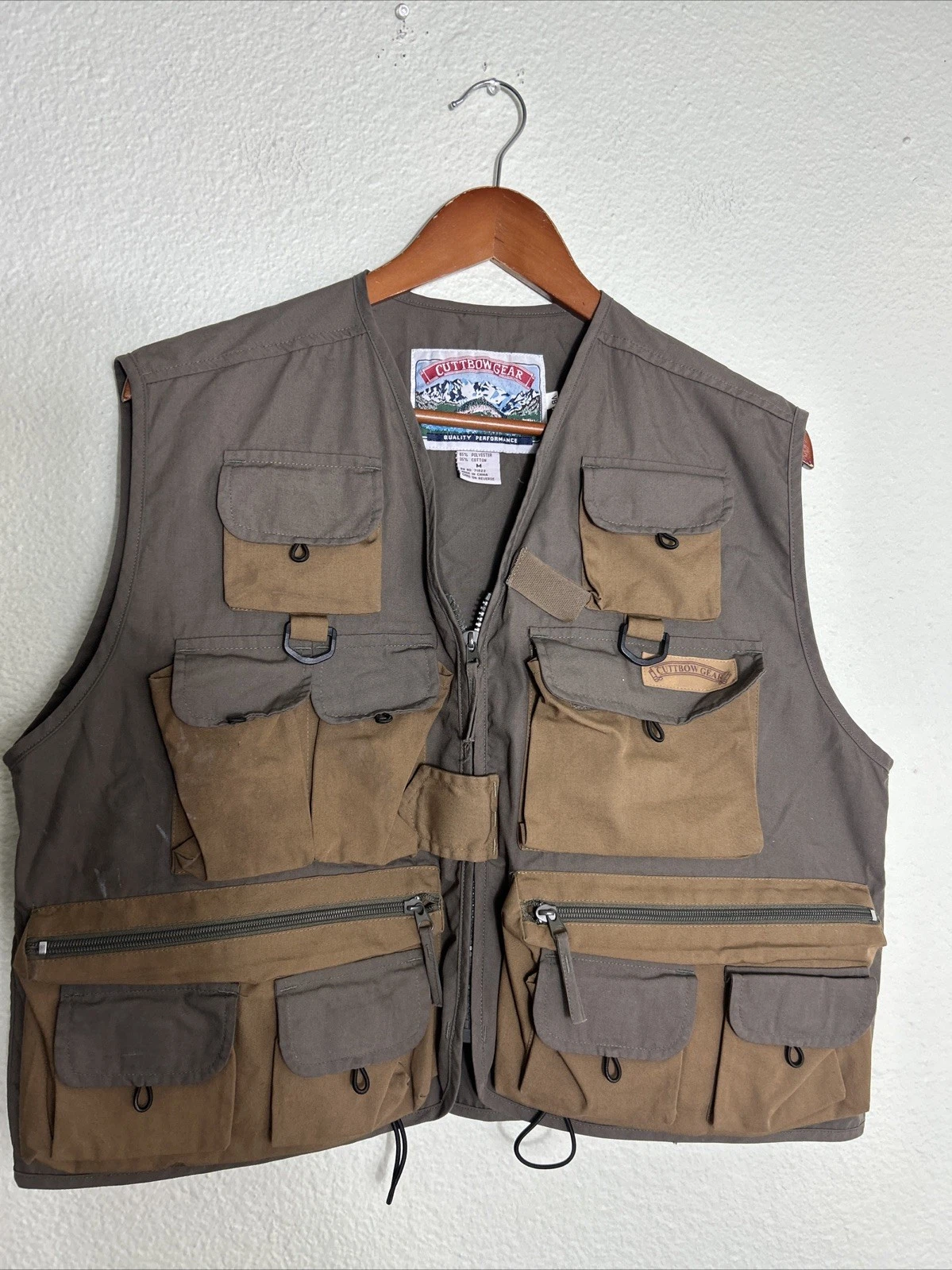 Cuttbow Gear Hunting Fishing Vest Multiple Pockets Full Zip Medium Olive
