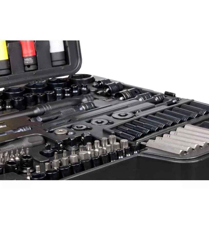 Halfords Advanced 200 Piece Socket and Ratchet Spanner Set Limited Black Edition - Image 4 of 4