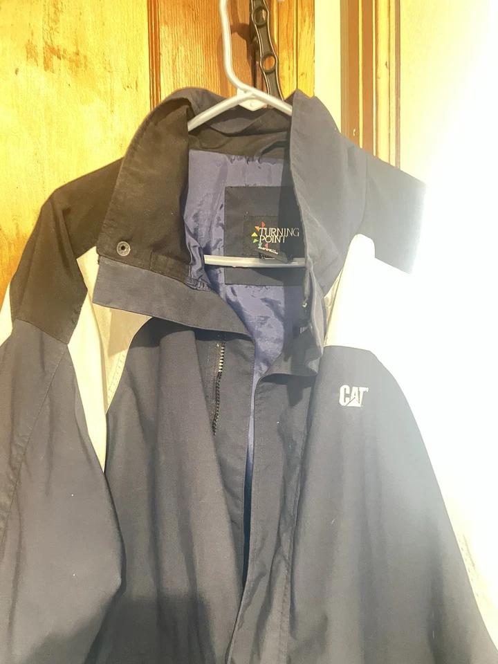 Chaqueta Turning Point CAT Licencia Mercancía Cremallera Completa Lluvia/Invierno/Otoño Nueva Sin Etiquetas Foto 2 de 4